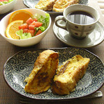 オーガニックパン工房　それいゆ - 今回はそれいゆさんのバゲットでフレンチトーストを作ってみたよ。うさぼくさんの美味しい珈琲を淹れて、つぬっこのおうちカフェ、それいゆとうさぼくを勝手にコラボ～！！