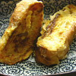 オーガニックパン工房　それいゆ - それいゆさんのバゲット、すごく香ばしくて美味しいです。フレンチトーストは前の晩から卵と牛乳に漬けこんでおいたんだけど、とてもよい食感に仕上がりました。