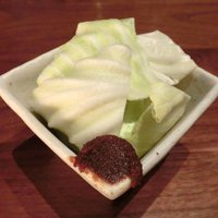 とんかつ & 焼鳥 An - 無料サービス のキャベツと味噌