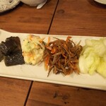 金町製麺 - おばんざい盛り合わせ