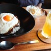 ハイド アウト カフェ - 料理写真:白いキーマカレー① ※ドリンクは「アセロラ」