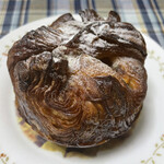 ブーランジェリー スドウ - 濃厚アプリコットを包んだデニッシュ