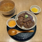 たてがみ - 馬肉ステーキ丼(¥1380)