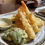 味処 峠茶屋 - 天ぷら盛り合わせ