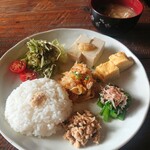 食べ呑み処 ふぁいだまやー - 