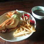 食べ呑み処 ふぁいだまやー - 