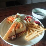 食べ呑み処 ふぁいだまやー - 