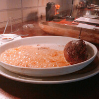 カルネジーオ イースト - 