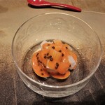 照寿司 - 槍烏賊　大分のなんちゃらの卵黄　キャビア