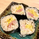 鮨・酒・肴 杉玉 - とろたく巻き 329円。