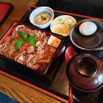米澤牛DINING べこや - 米沢牛すき焼き重ランチ 1800円