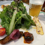 ア フェネステッラ - ランチセット2,200円のサラダと前菜