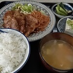 あらい食堂 - 焼肉定食(800円)