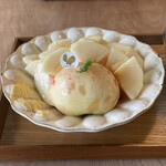 カフェ マナ - 料理写真:まるごと桃シフォン (1,650円)