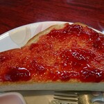 コムシコムサ - いちごジャムのトースト