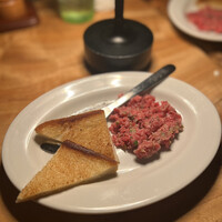 カルネジーオ イースト - 