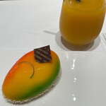 ザ・ペニンシュラ ブティック&カフェ 伊勢丹新宿店 - 