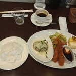 フライパン - ランチプレート　ハンバーグ＋エビフライ