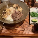 踊るうどん - 肉まいたけ天温玉生じょうゆ