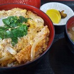 千田幸食堂 - 料理写真:カツ丼は800円。美味しさ、ボリュームでお得感一杯！