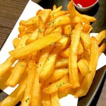 稚内海鮮と地鶏の個室居酒屋 ひなた 横浜駅前店 - ポテトフライ　490円