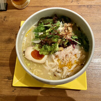 蔭山樓 表参道店 - 蔭山樓名物 鶏白湯塩そば