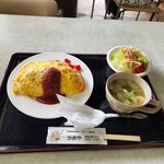 亀屋 - 昔ながら昭和スタイル・オムライスのセットは850円