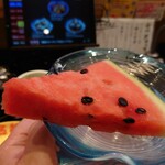 回し寿司 活 活美登利 - スイカの厚み
