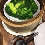 彩華 - ブロッコリーせいろ蒸し　オイスターソース添え