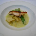 エルミタージュ ドゥ タムラ - 本日の魚料理はイサキのポワレ