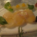 ル・ジュー・ドゥ・ラシエット  - ホタテ貝のカルパッチョ