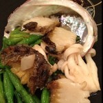 Chuugokushukaryuuden - 鮑と金針菜の葱生姜炒め