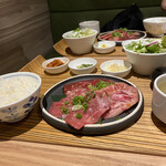 Yakiniku Horumon Fujibi-Fu - 