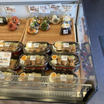 味工房 まんま紬 - 弁当　おにぎりコーナー