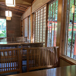 喫茶去 - 右側は稲荷神社