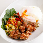 台湾風唐揚げ丼 (台湾)