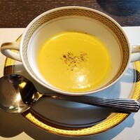 洋食 つばき - ゴールドラッシュの冷製ポタージュスープ