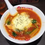 太陽のトマト麺 - 太陽のチーズラーメン。
            トマト味スープにチーズ…ラーメンというよりこれはパスタかな？？