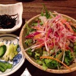 郷酒 - 綺麗な赤いトッピング