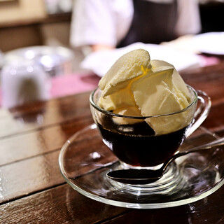 カフェ・トロワバグ