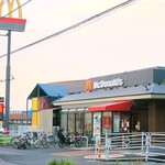 マクドナルド - 外観ですｗ　駐車場広いですｗ