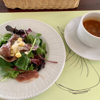 オステリアガウダンテ 神戸ハーバーランド店 - サラダ・スープ