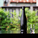 kura - ドリンク写真:日本酒「narai」※併設する酒造「suginomori brewery」で醸された日本酒です。