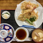 ほたて - 「上天ぷら御飯」@1650  初めは丼ご飯に蓋が付いて出てきます