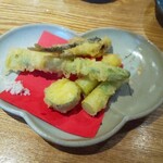 魚酒場 二つめ - 稚鮎とアスパラ天