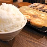 Taishuusakaba Mitsuboshi Gyouza - ライス大と餃子各種