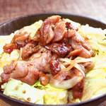 Bee - 料理写真:炭火が香る鶏肉を自慢のタレで炒めました。おつまみはもちろん、ごはんのお供にも【甘辛ダレの鶏炭火焼き】
