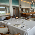 シルー - 広々とした席