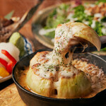 Oven-baked ``Mitsudama Onion'' with balsa miso cheese