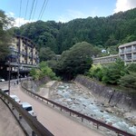 Miorine No Yado Sansuisou - 近くの川も素敵な感じ♪台風の影響で増水してた為、下には行けなかったけど、普段は川沿い行けるみたい♪